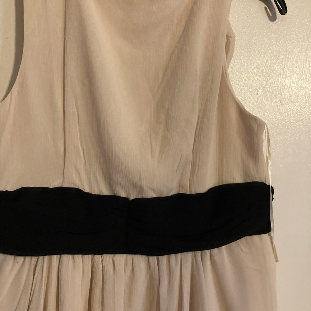 Dress - Picture 3 of 11